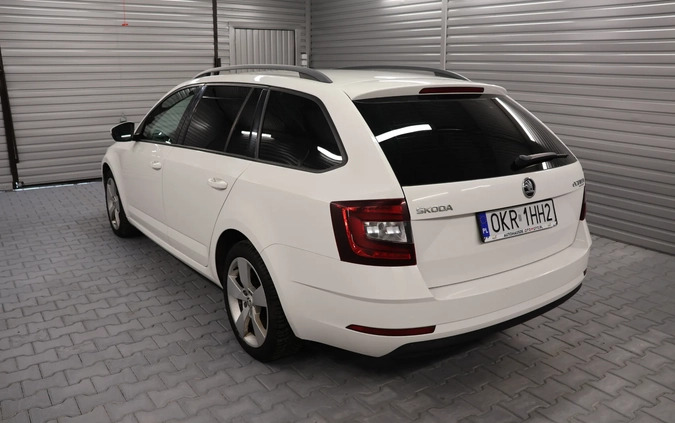 Skoda Octavia cena 46999 przebieg: 222000, rok produkcji 2017 z Łochów małe 121